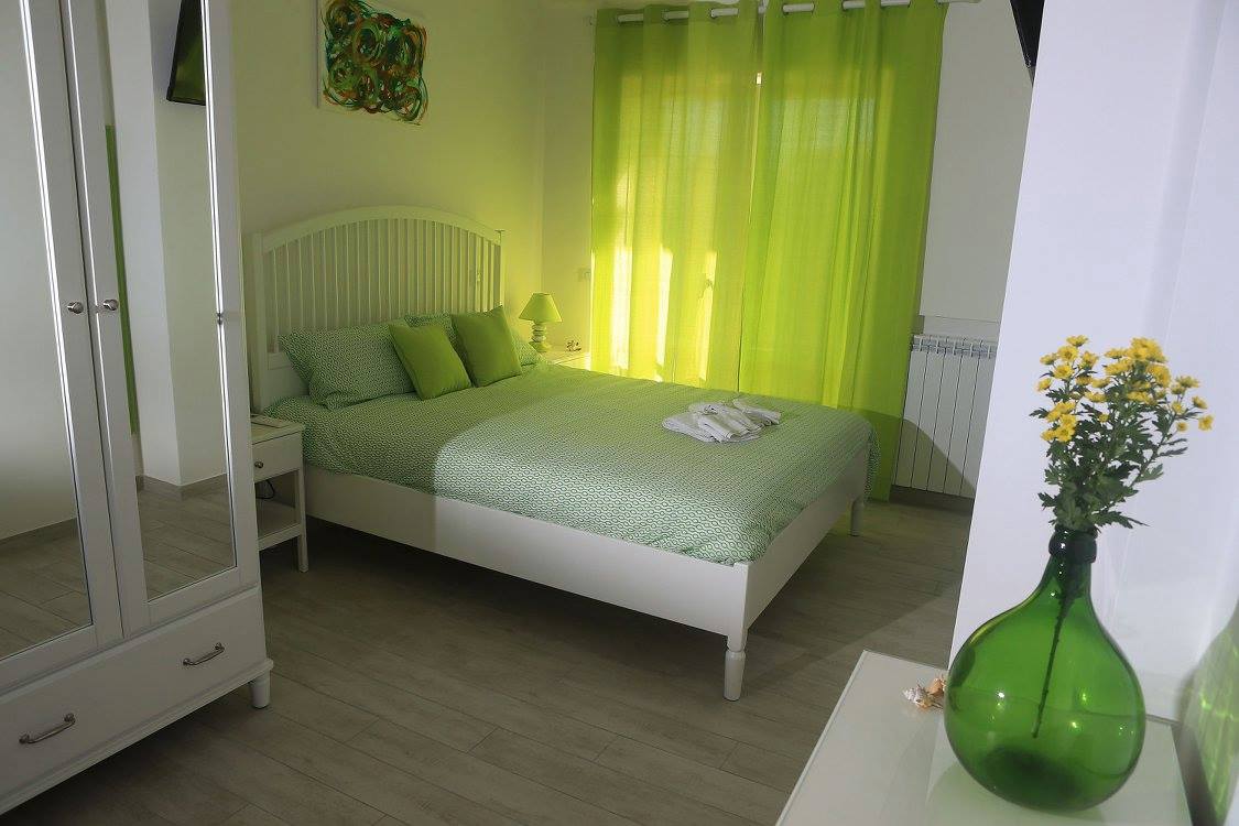 six-guest-house-10-1-1.jpg