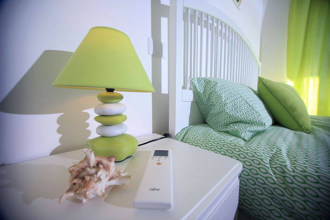 six-guest-house-9-1-1.jpg